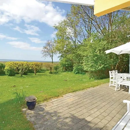Holiday home In With House Sea View *